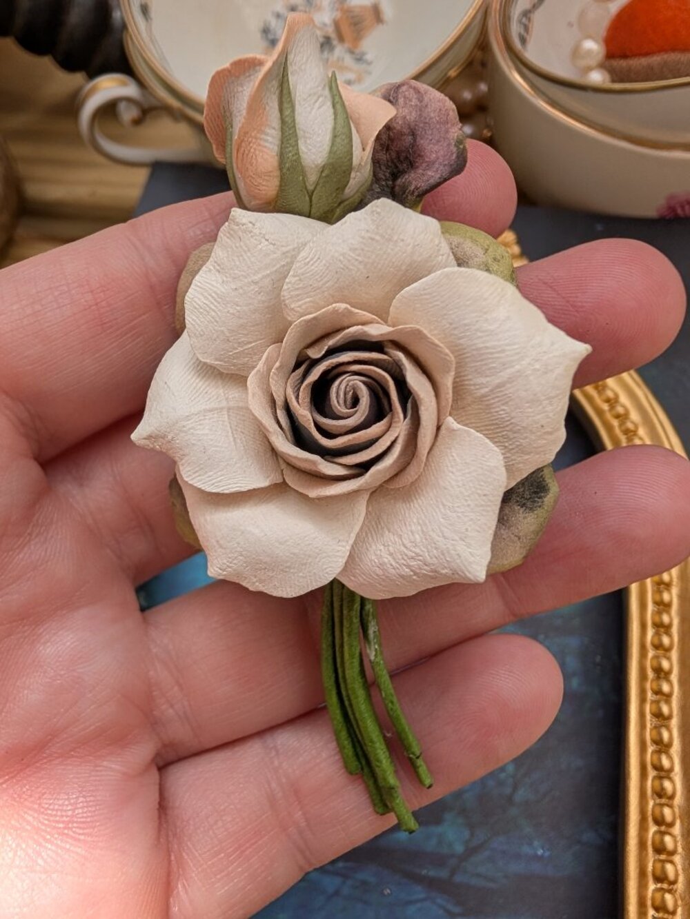 Vintage 1950's Handmade Unique Cream Roses Brooch - Picture 6 of 13